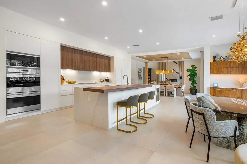 4fd9e592c4ad09b4106c28d363e3c00bl-m2029349919od-w1024_h768_x2